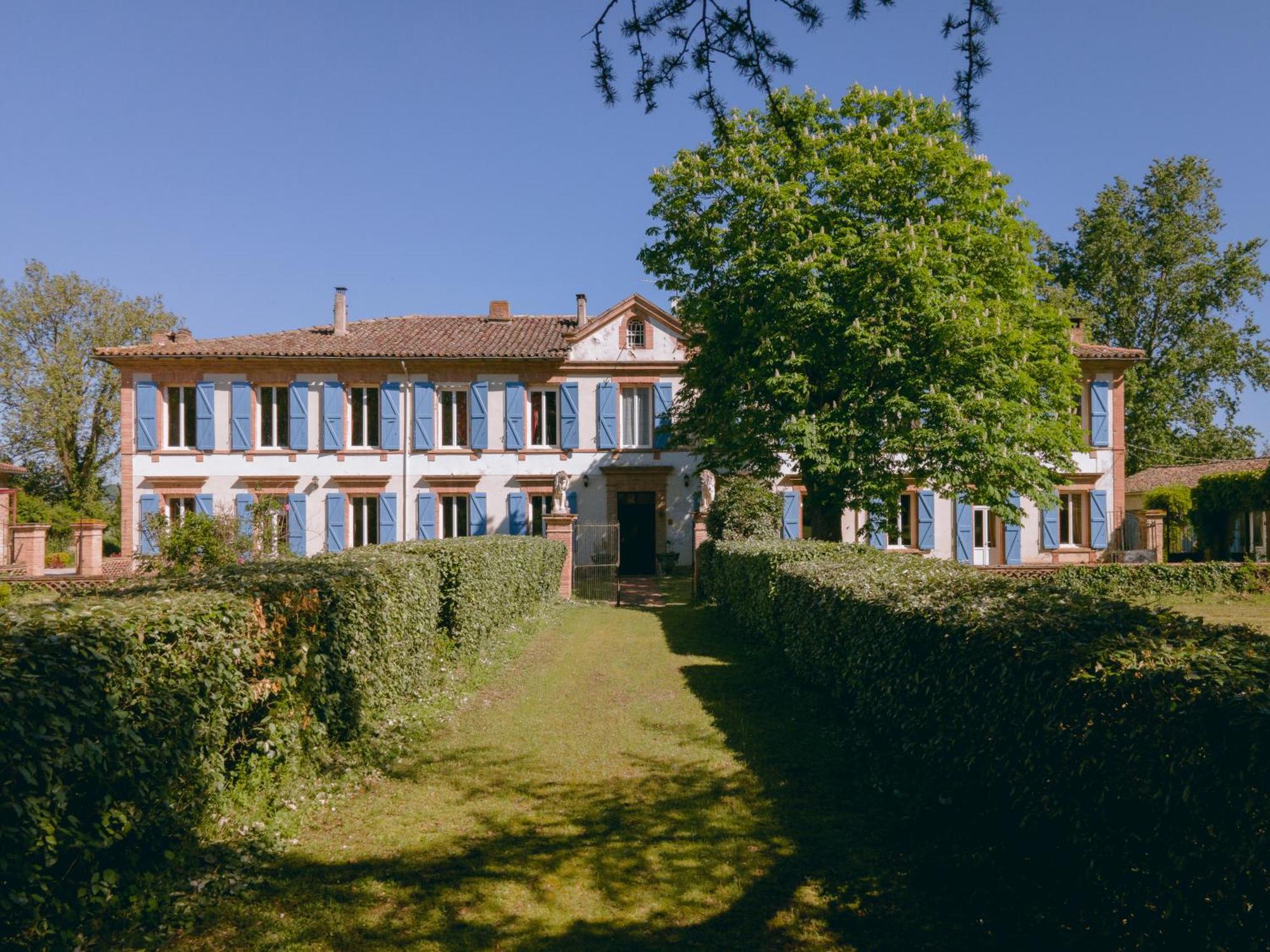 Le Manoir De Lisle Hotel ภายนอก รูปภาพ