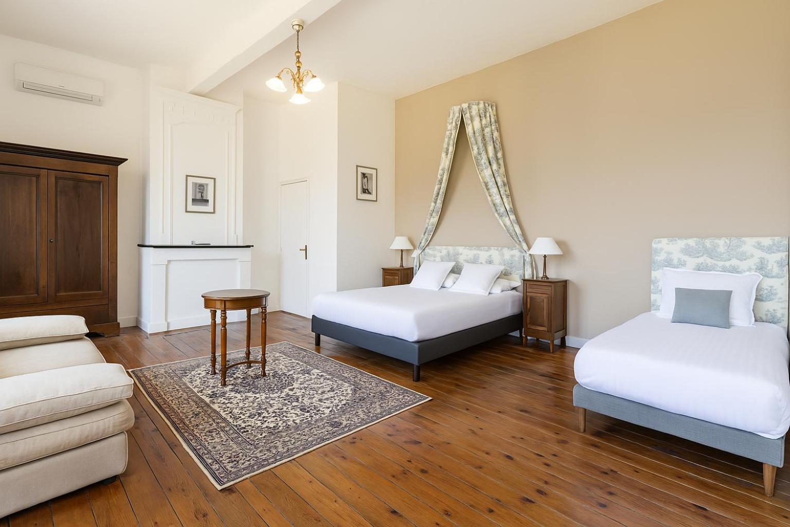Le Manoir De Lisle Hotel ภายนอก รูปภาพ